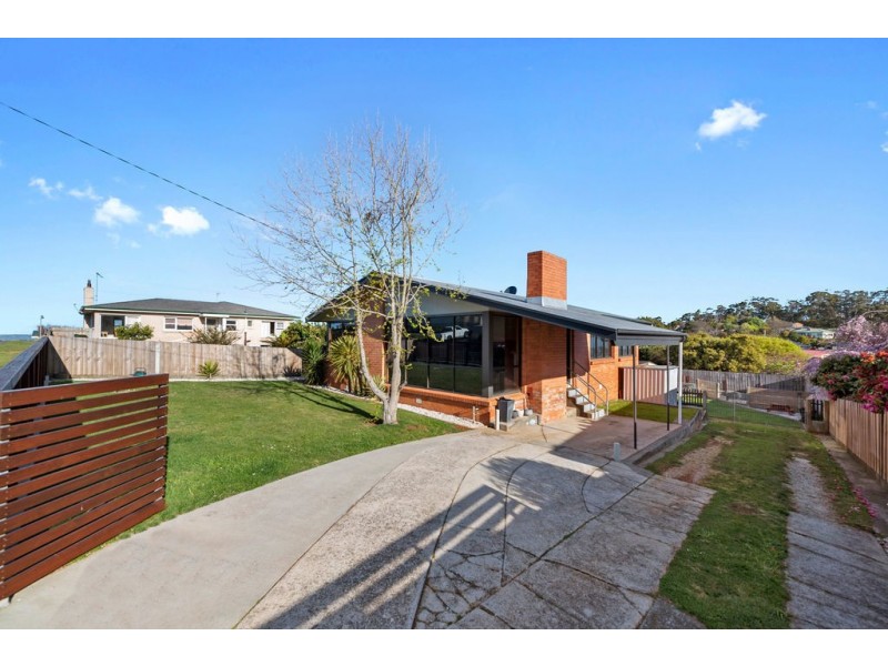 1 Lakin Street, West Ulverstone TAS 7315