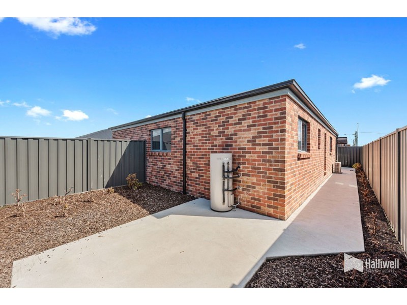 2/63 Stanley Street, Latrobe TAS 7307