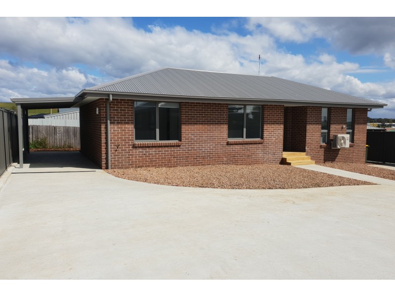 2/2 Tandara Place, East Devonport TAS 7310