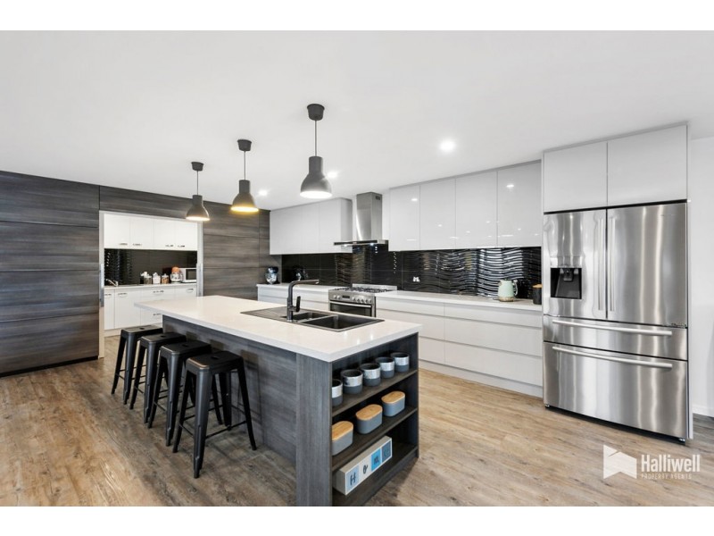 11 Haven Drive, Shearwater TAS 7307