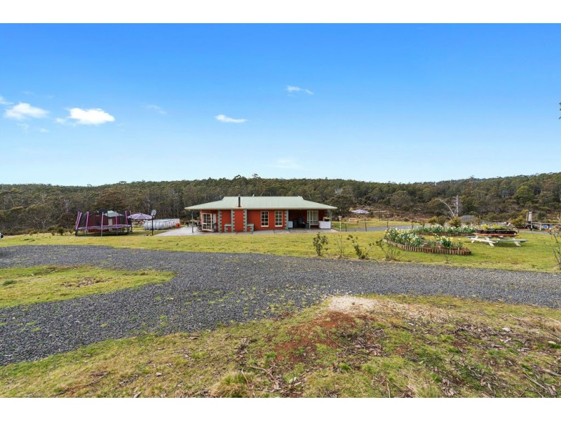 2369 Cradle Mountain Road, Moina TAS 7310