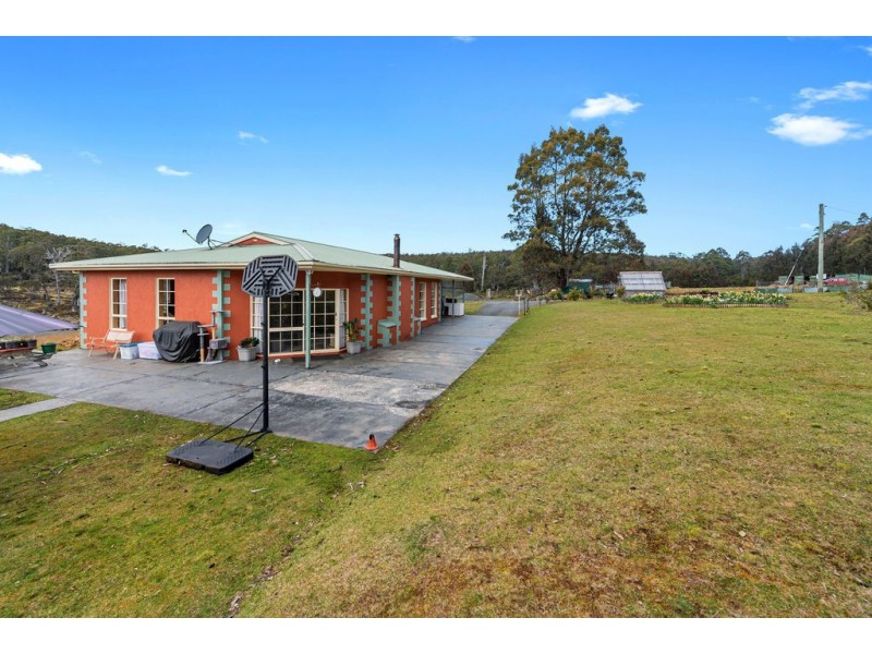 2369 Cradle Mountain Road, Moina TAS 7310