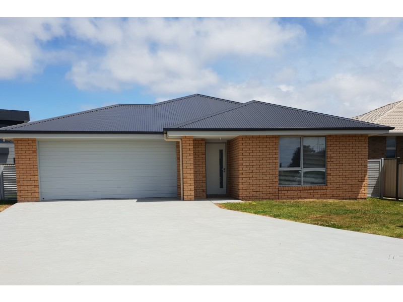 9 Charlotte Gardens, Devonport TAS 7310