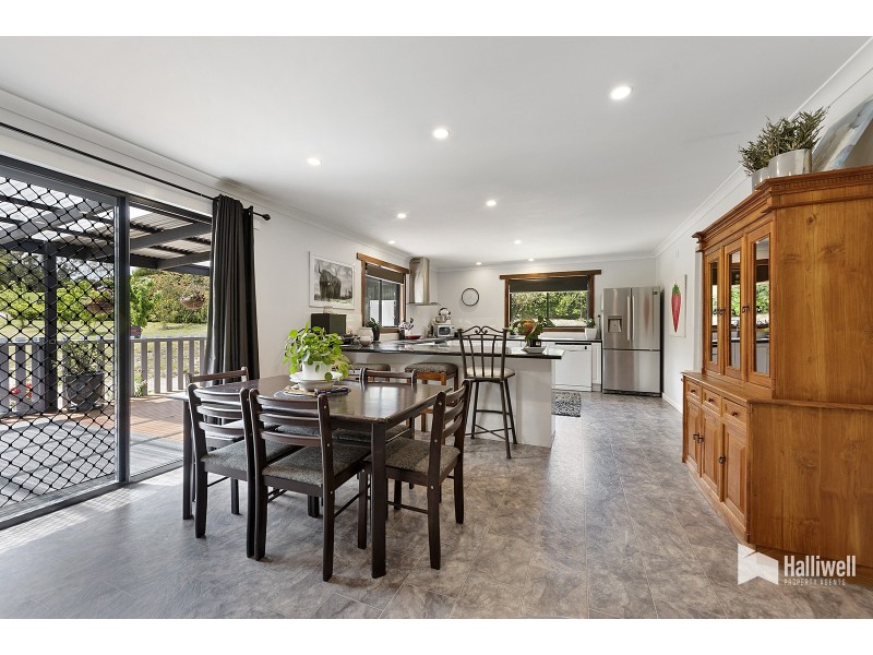 76 Knox Drive, South Spreyton TAS 7310
