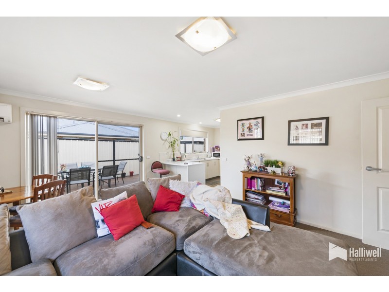 2/60 Lovett Street, Ulverstone TAS 7315