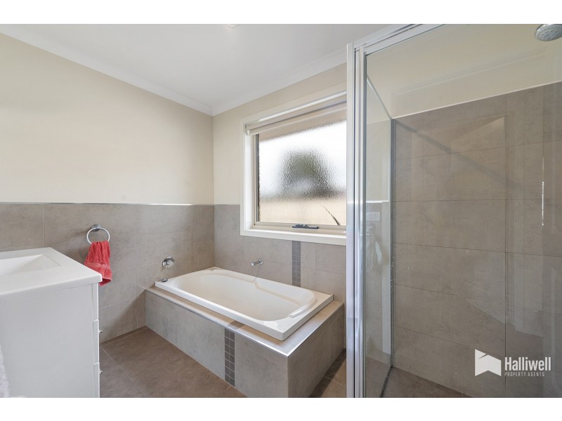 2/60 Lovett Street, Ulverstone TAS 7315