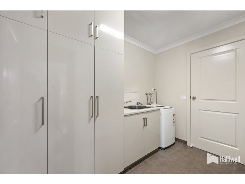 2/60 Lovett Street, Ulverstone TAS 7315
