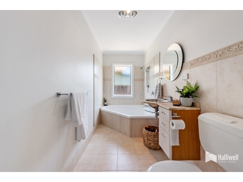 6 Henry Street, Devonport TAS 7310