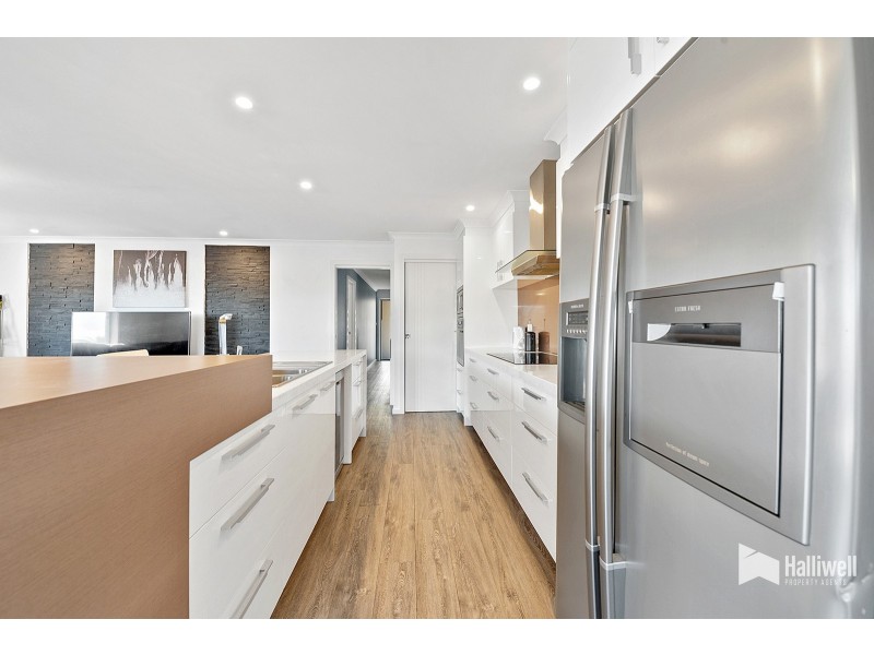 84 South Road, West Ulverstone TAS 7315