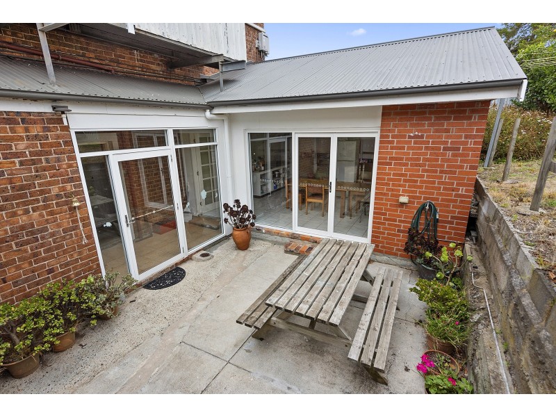 16 Formby Road, Devonport TAS 7310