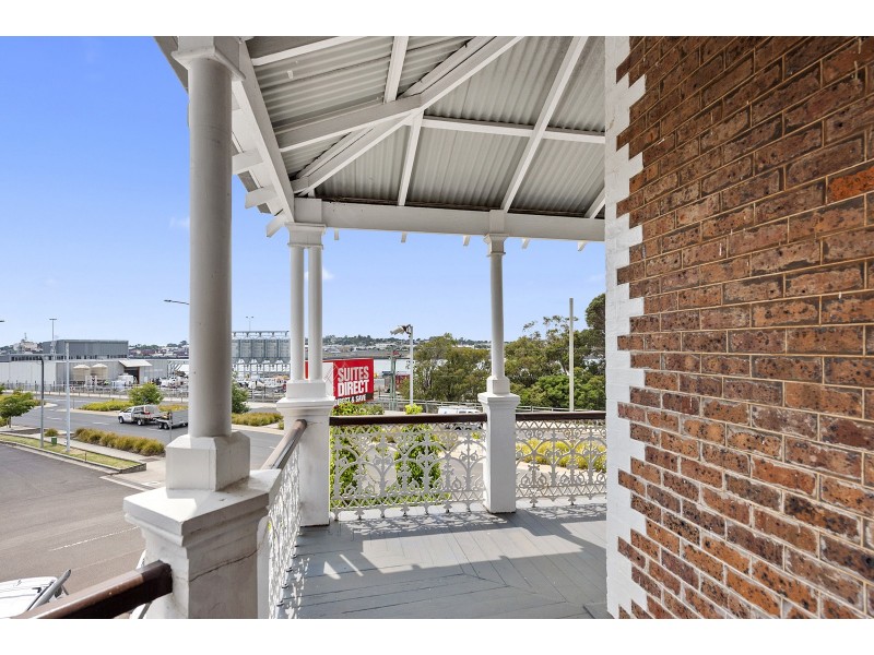 16 Formby Road, Devonport TAS 7310