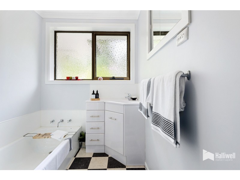240 South Road, West Ulverstone TAS 7315