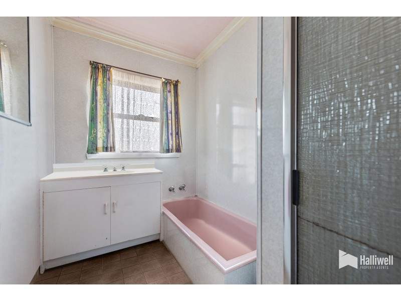 5 Middle Road, Devonport TAS 7310