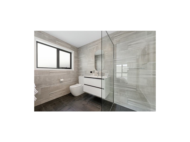 2/14 Henry Street, Devonport TAS 7310