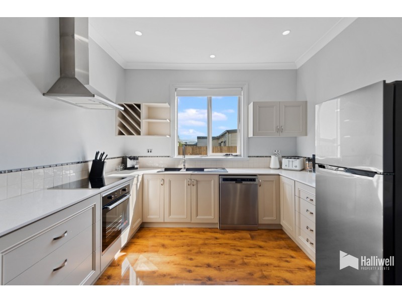 17 Henry Street, Devonport TAS 7310