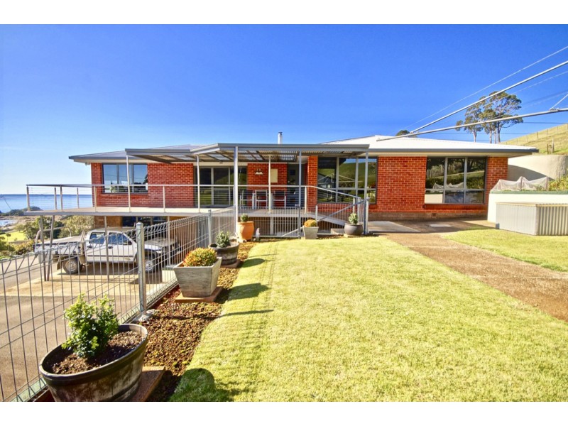 243 Penguin Road, West Ulverstone TAS 7315