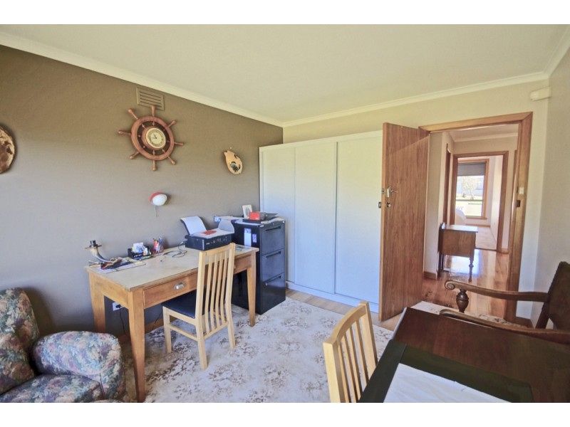 243 Penguin Road, West Ulverstone TAS 7315