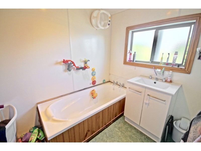 11 Thomas Street, East Devonport TAS 7310
