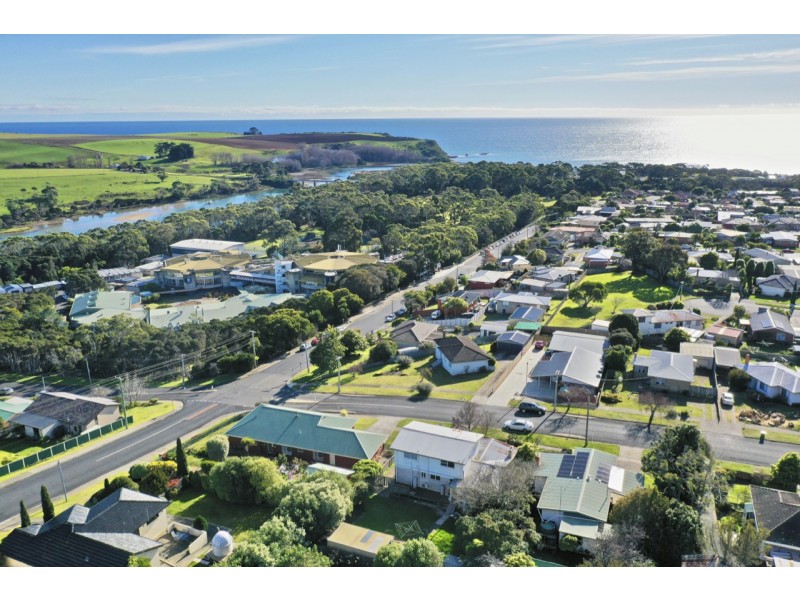 102 Watkinson Street, Devonport TAS 7310