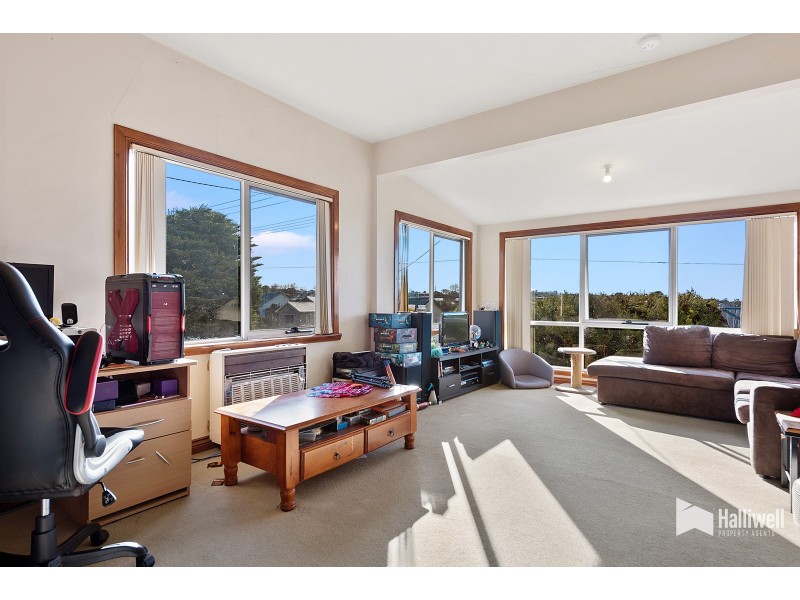 123 Best Street, Devonport TAS 7310