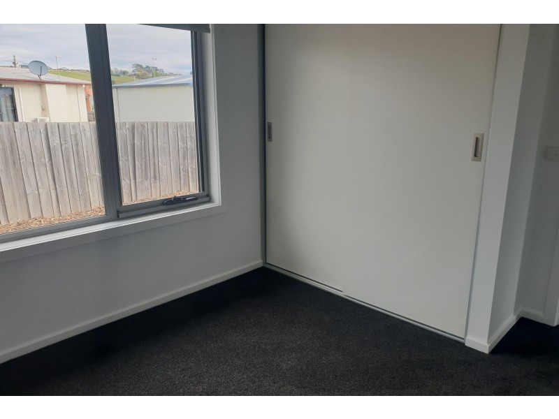 2/4 Tandara Place, East Devonport TAS 7310