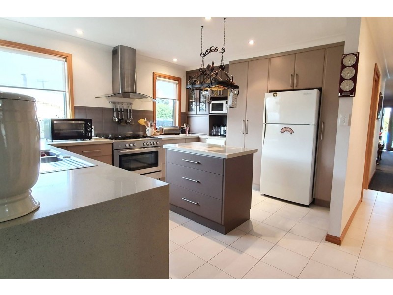 11 Club Drive, Shearwater TAS 7307