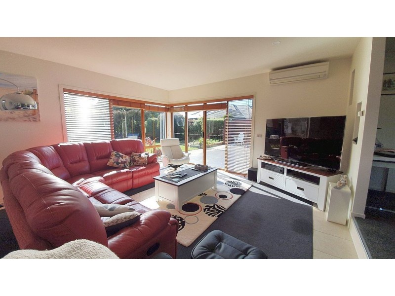 2 Inlet Court, Shearwater TAS 7307