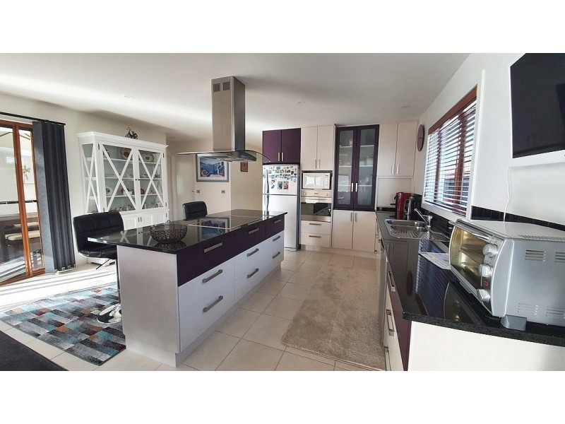 2 Inlet Court, Shearwater TAS 7307