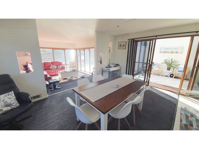 2 Inlet Court, Shearwater TAS 7307