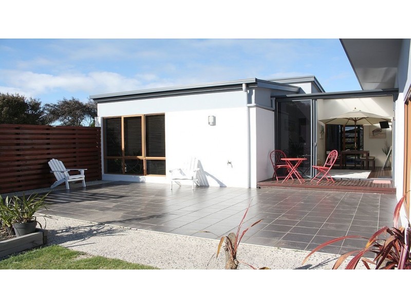 2 Inlet Court, Shearwater TAS 7307