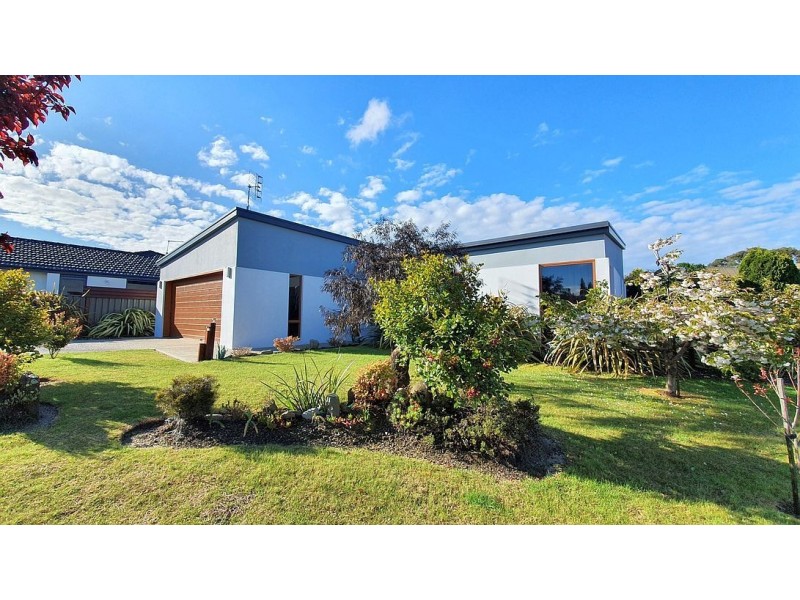 2 Inlet Court, Shearwater TAS 7307