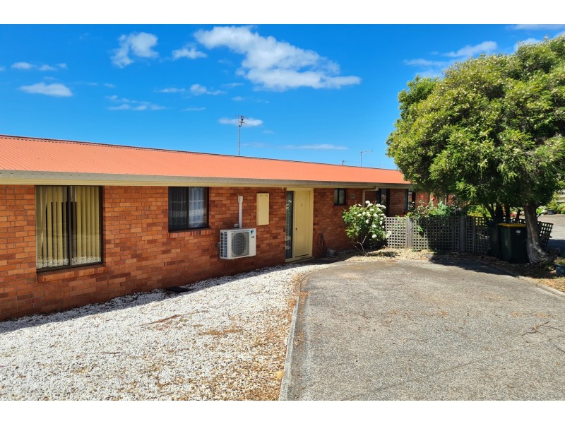 2/30 Victoria Street, Devonport TAS 7310