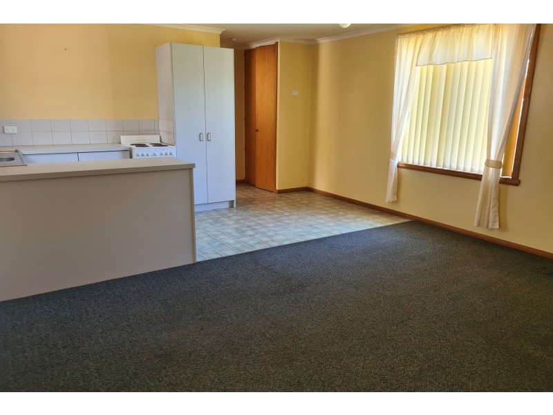 2/30 Victoria Street, Devonport TAS 7310