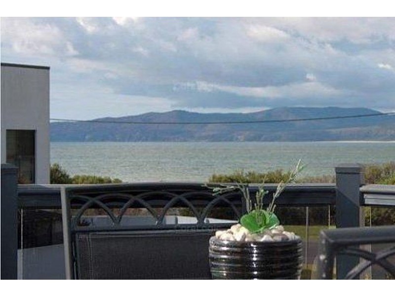 1/2 Vine Street, Hawley Beach TAS 7307
