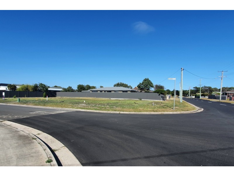 1 & 2/38 Club Drive, Shearwater TAS 7307