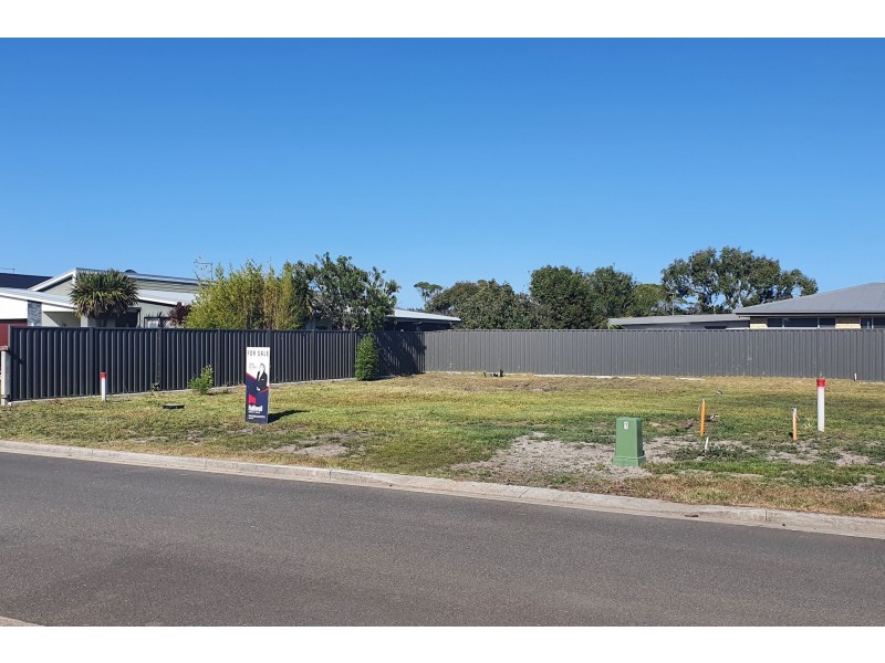 1 & 2/38 Club Drive, Shearwater TAS 7307