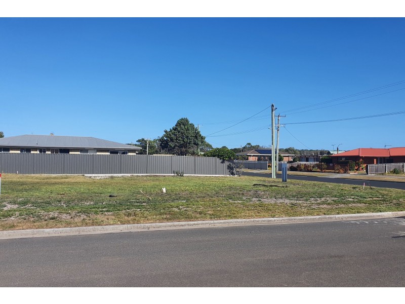 1 & 2/38 Club Drive, Shearwater TAS 7307