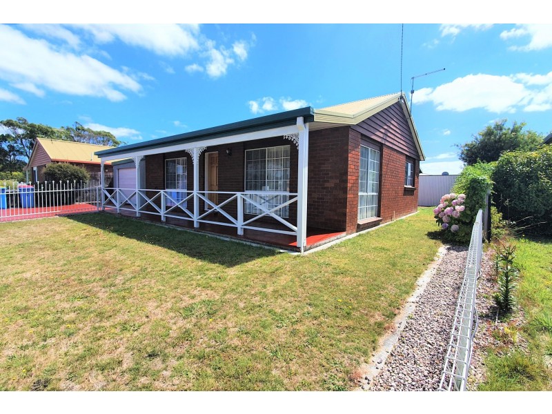 2/53 Club Drive, Shearwater TAS 7307