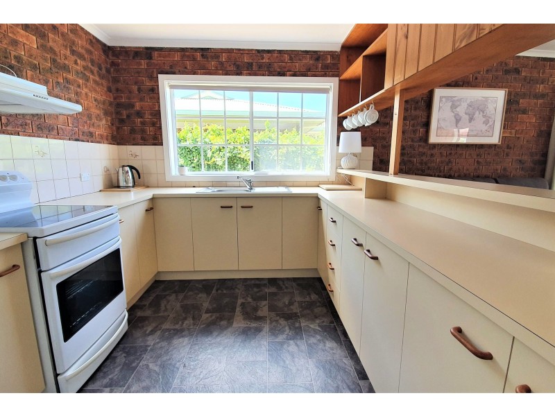 2/53 Club Drive, Shearwater TAS 7307