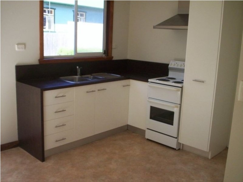 2/35 Hiller Street, Devonport TAS 7310