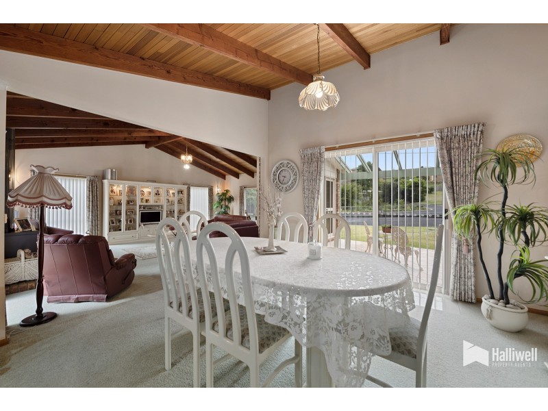 28 River Road, Ambleside TAS 7310