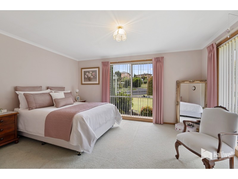 28 River Road, Ambleside TAS 7310