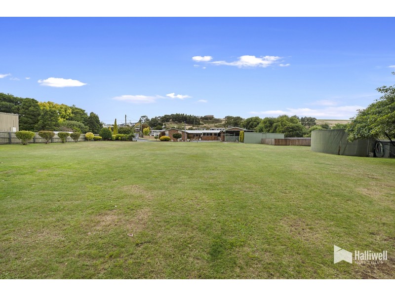 28 River Road, Ambleside TAS 7310