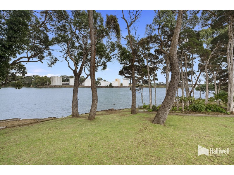 28 River Road, Ambleside TAS 7310