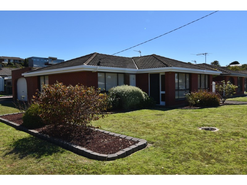 2/103 Ronald Street, Devonport TAS 7310