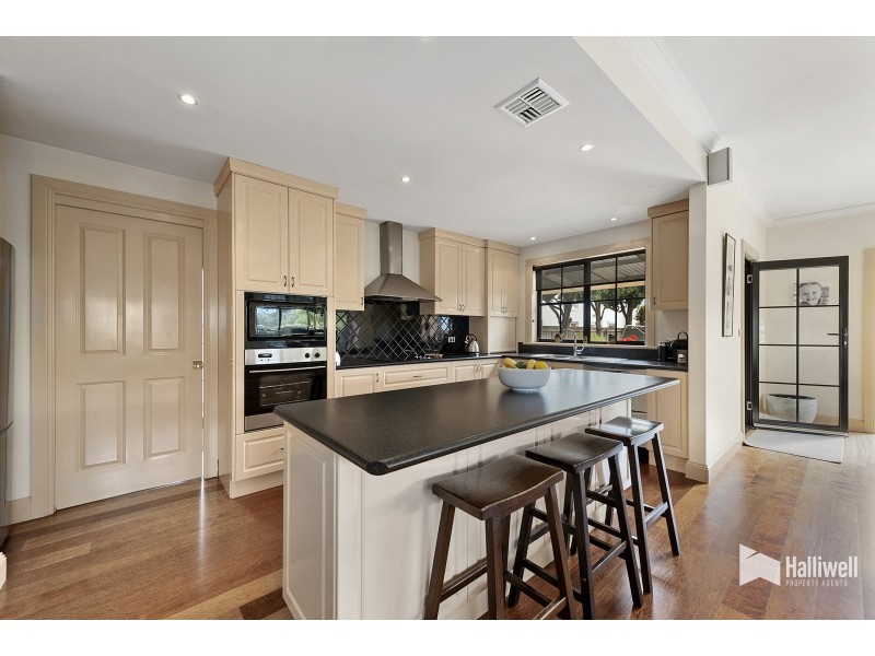 4 Malunnah Close, Devonport TAS 7310