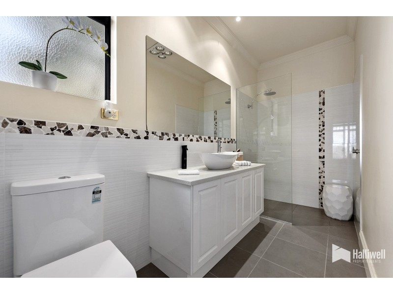 4 Malunnah Close, Devonport TAS 7310