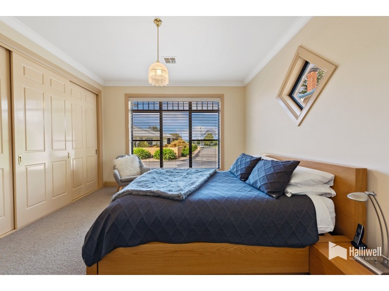 4 Malunnah Close, Devonport TAS 7310