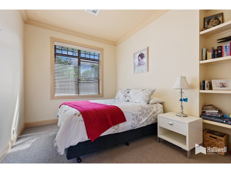 4 Malunnah Close, Devonport TAS 7310