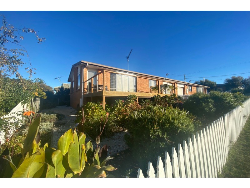 2/17 Dumbleton Street, Hawley Beach TAS 7307